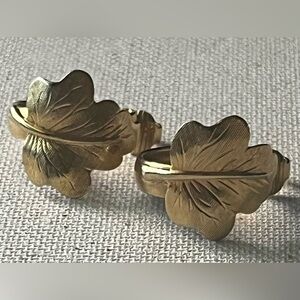 ✨ Vintage Gold Leaf Clip-On Earrings – Textured Bold Statement Retro